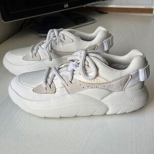 UGG LA Cloud White Lace Sneaker Women Size 7.5